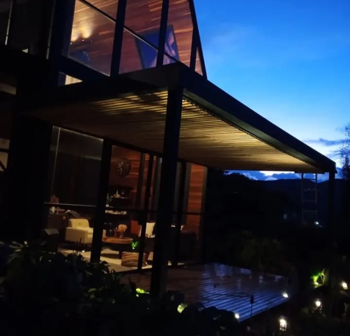 Techo metalico para zona social